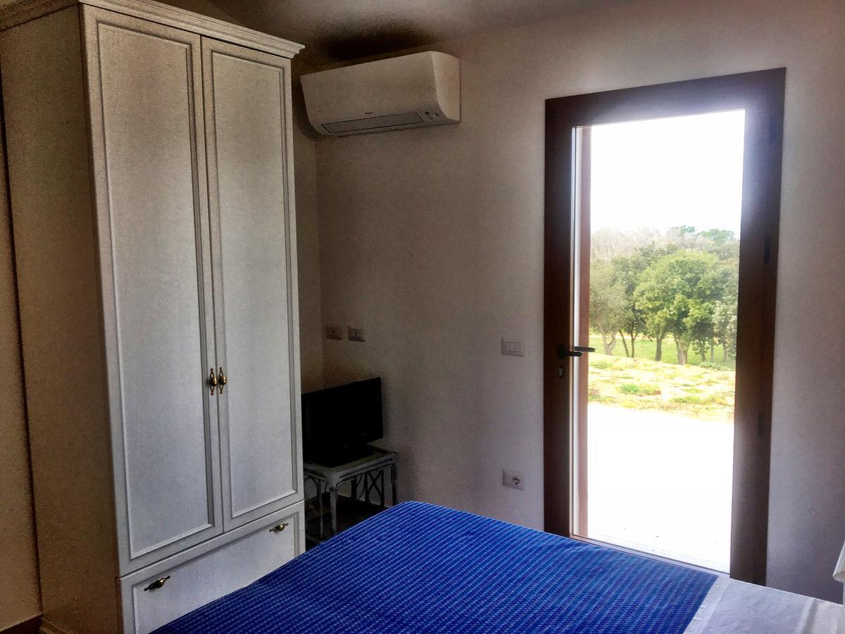 Molti Mari B&B Resort Ольбия Экстерьер фото