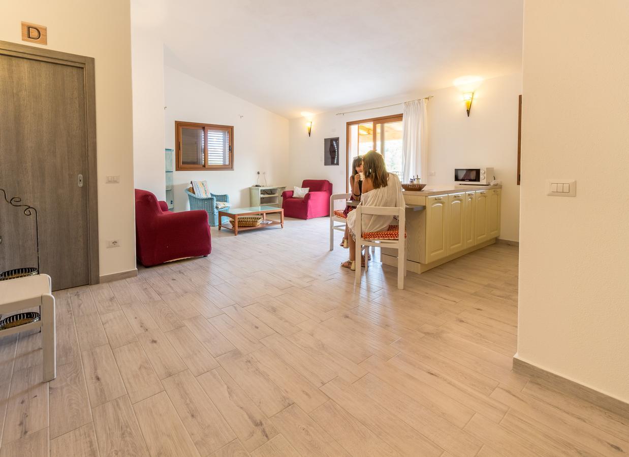 Molti Mari B&B Resort Ольбия Экстерьер фото